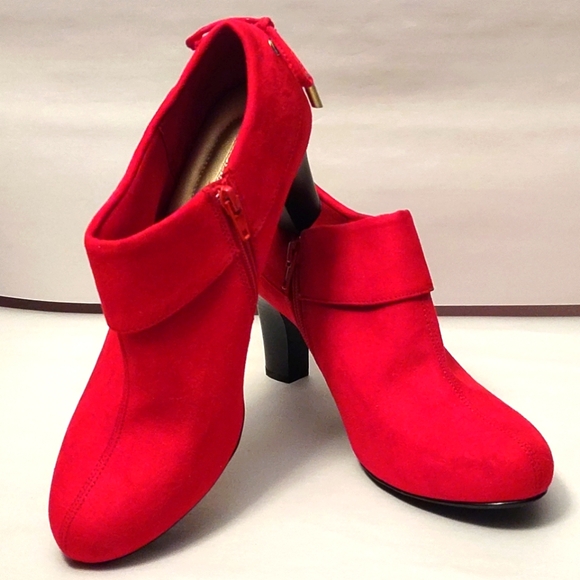 🌺COACH & FOUR Red Suede (Fabric) Slip On Booties Side Zipper Boots Size 10🌺 - Picture 2 of 15